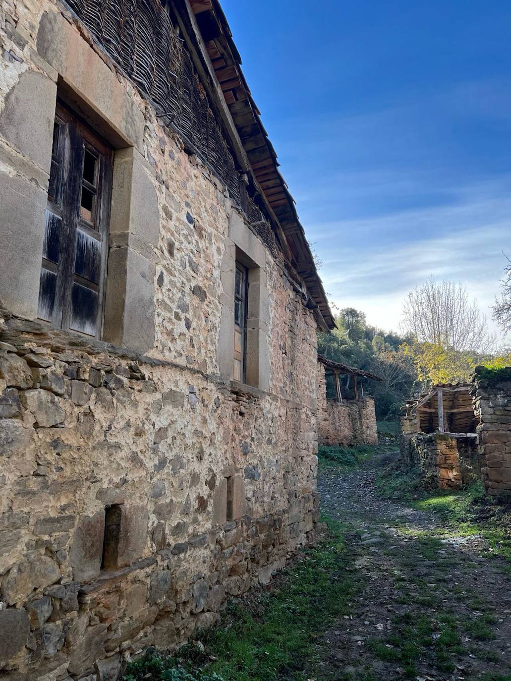 Porcieda: un pueblo en venta