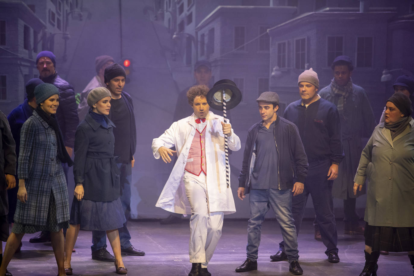 Arranca el espectáculo, todos en el escenario