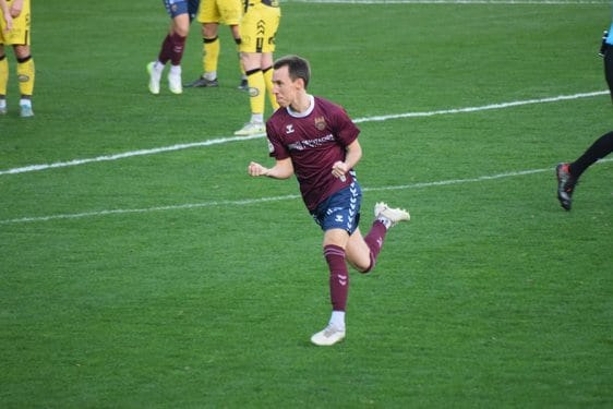 Yelko celebra su gol, el segundo para el Pontevedra.