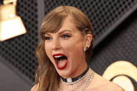 Taylor Swift se alza con el Álbum del año y hace historia en los Grammy