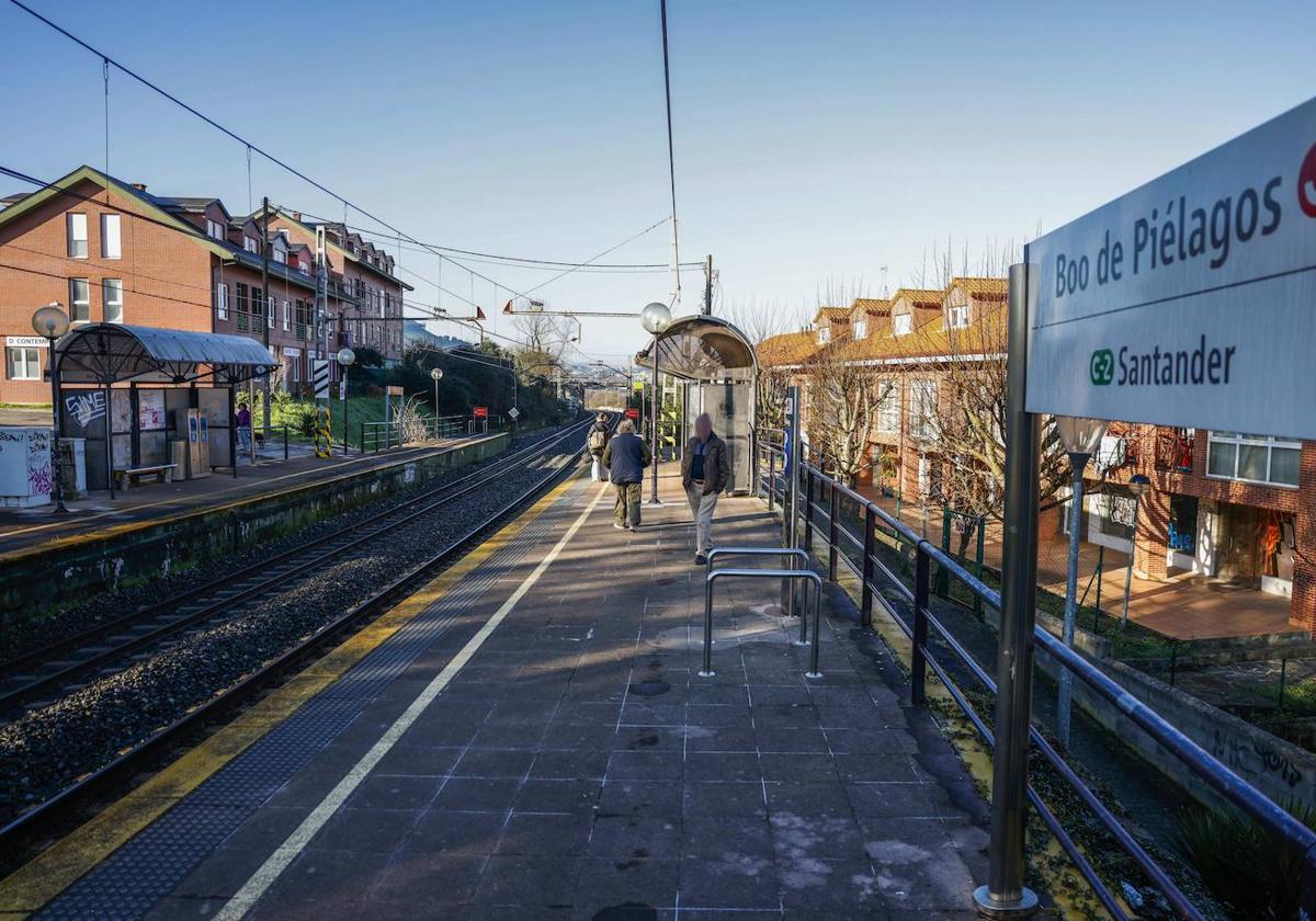 La estación de tren de Boo de Piélagos, donde este fin de semana falleció Carlos Cubillas.