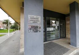 Sede del Registro general del Ayuntamiento de Torrelavega, situado en la calle Marqués de Santillana.