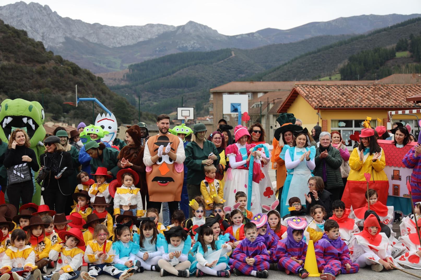 La temática del cine fue el eje central del carnaval escolar en Potes