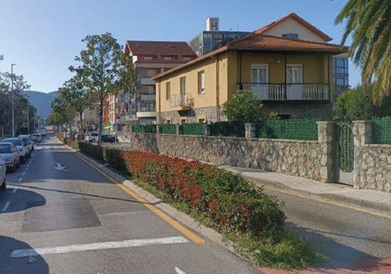 Tramo de la avenida de Santander en el que se van a ampliar las aceras.