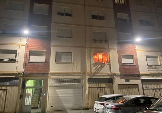 Mueren dos perros en el incendio de un piso en Santoña