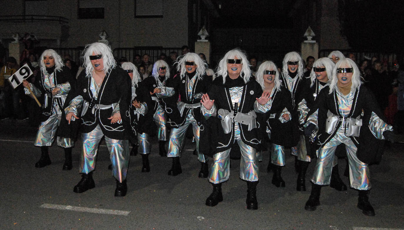 Vinieron desde el futuro solo para participar en el desfile de Santoña.