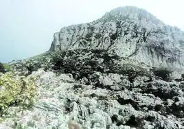 Cumbre del Cerredo, que se yergue sobre Islares y Cerdigo