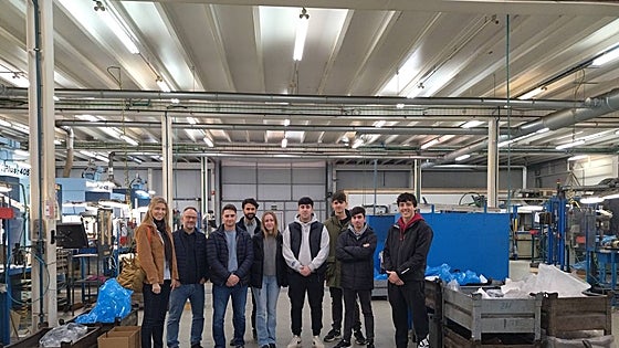 Los equipos del Colegio Salesianos visitan las instalaciones de Ecrimesa