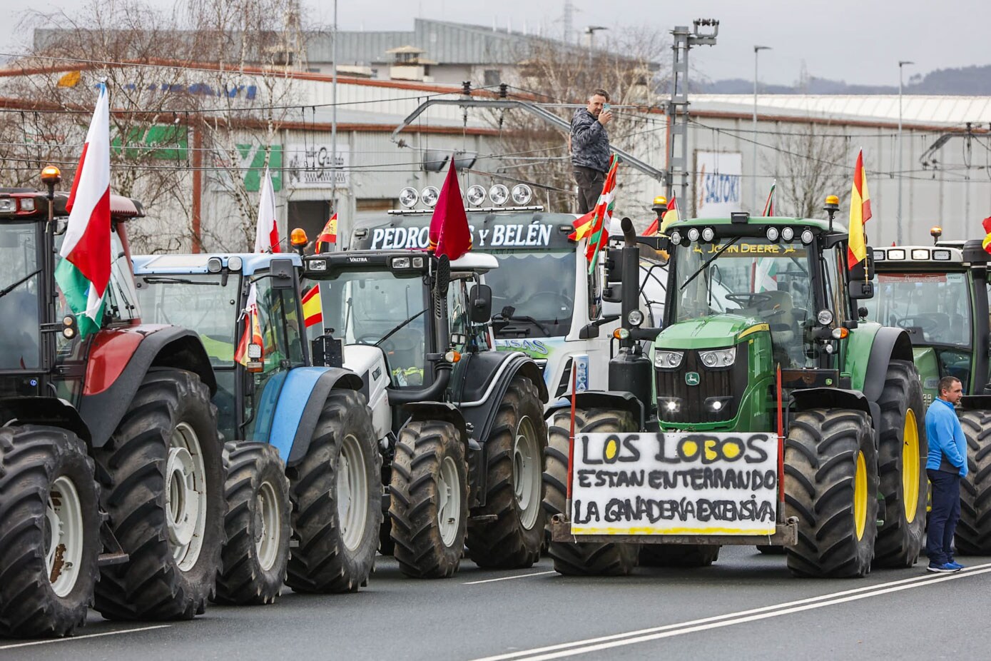 La ciudad, tomada por la protesta y las máquinas | El Diario Montañés