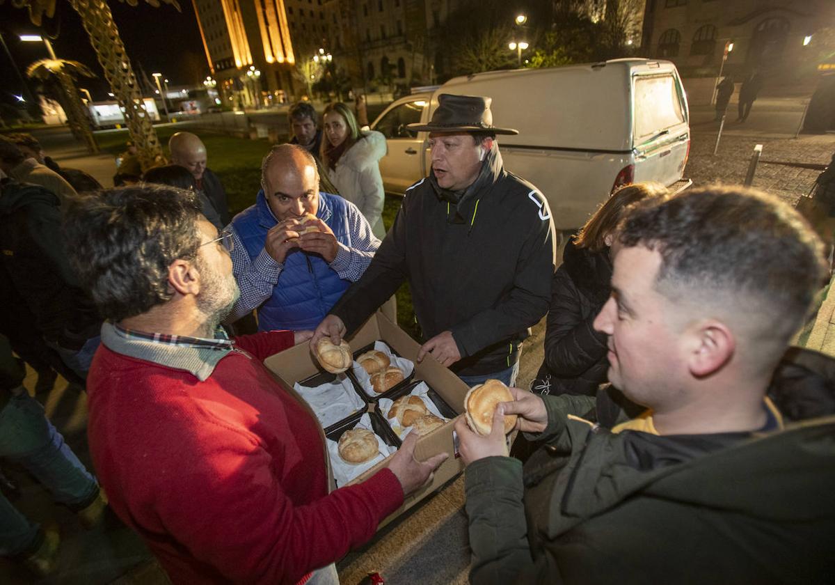 Bocinas, campanos y una noche en la ciudad