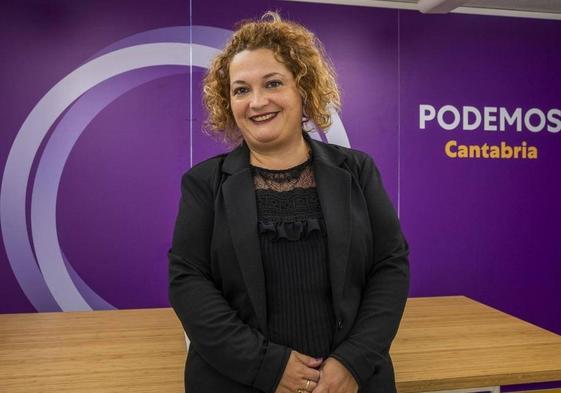 Mercedes González, en la sede de Podemos en Santander.