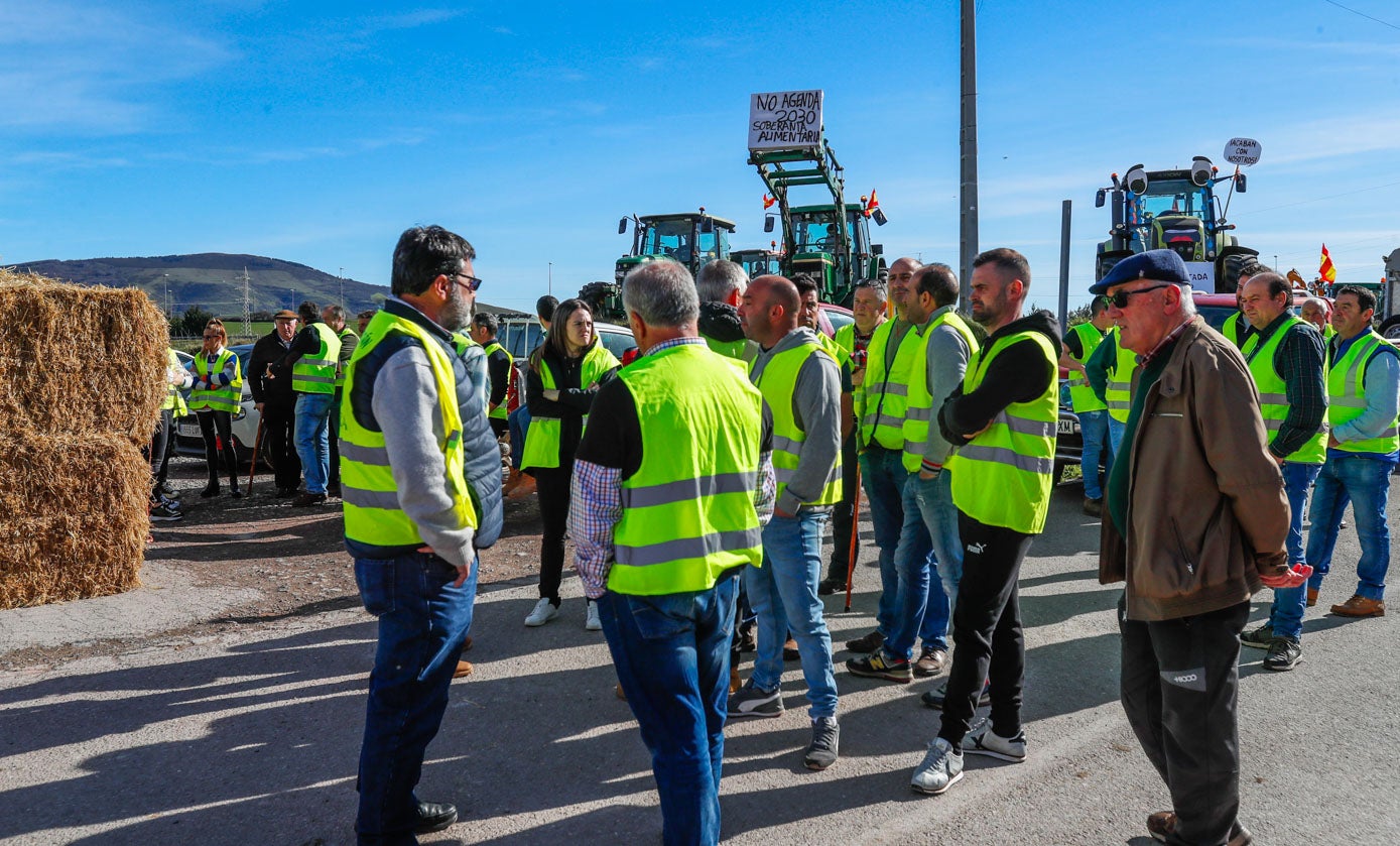 Lo manifestantes acuerdan entre ellos comos erá la protesta