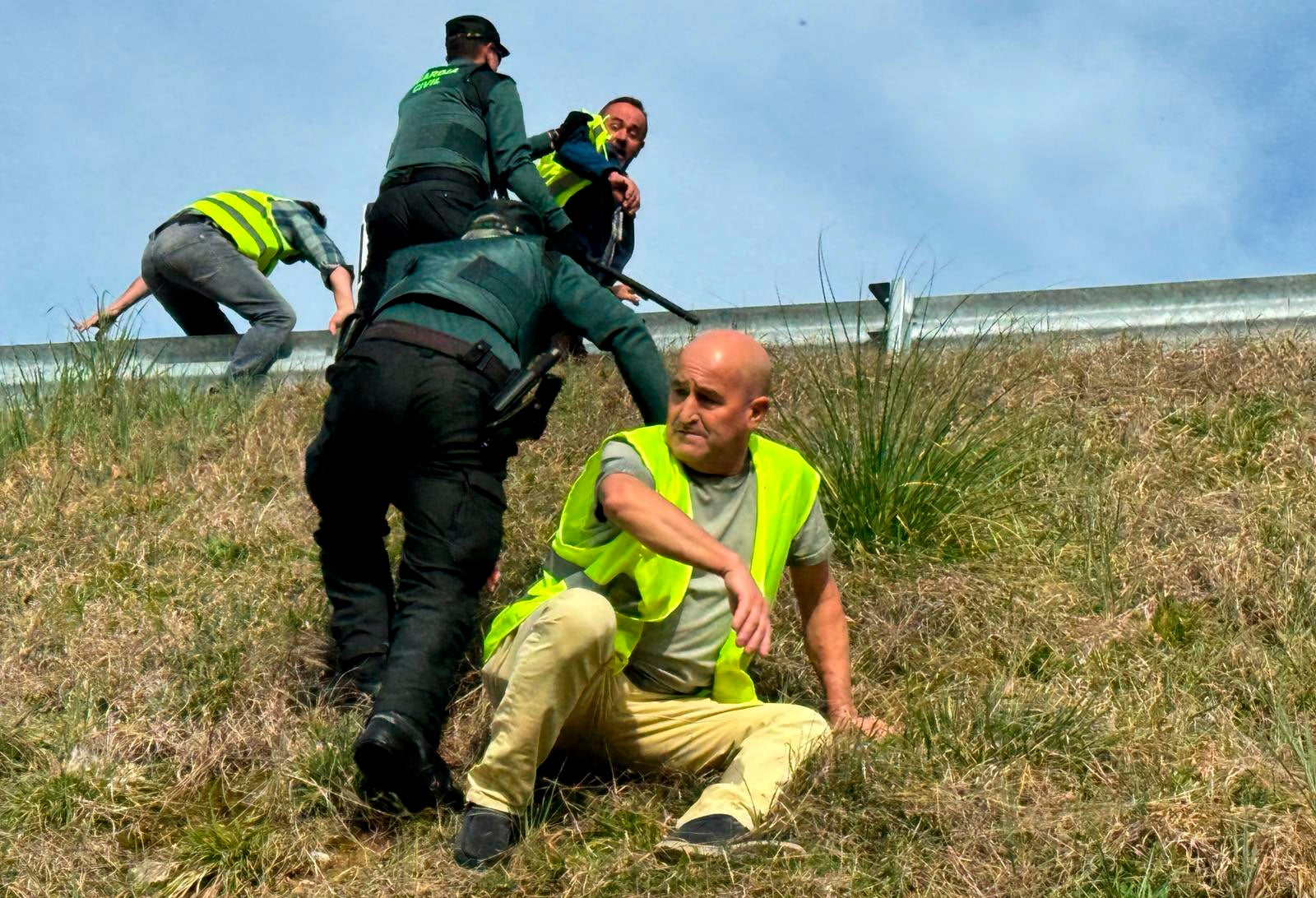 Momentos de tensión con la Guardia Civil cuando se decidió cortar la autovía