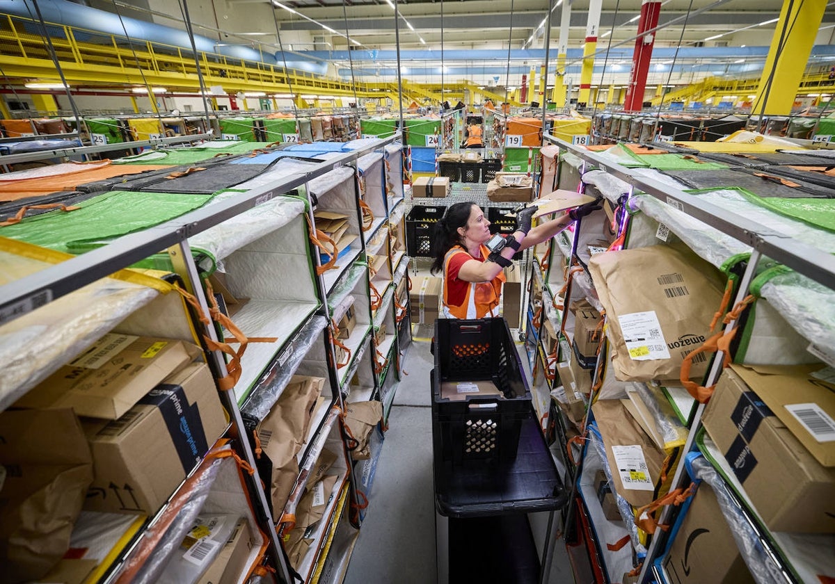 Centro logístico de Amazon en Valencia.