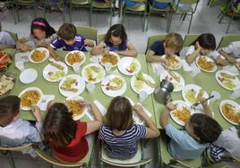 Cientos de escolares cántabros estrenarán el lunes servicio de comedor.