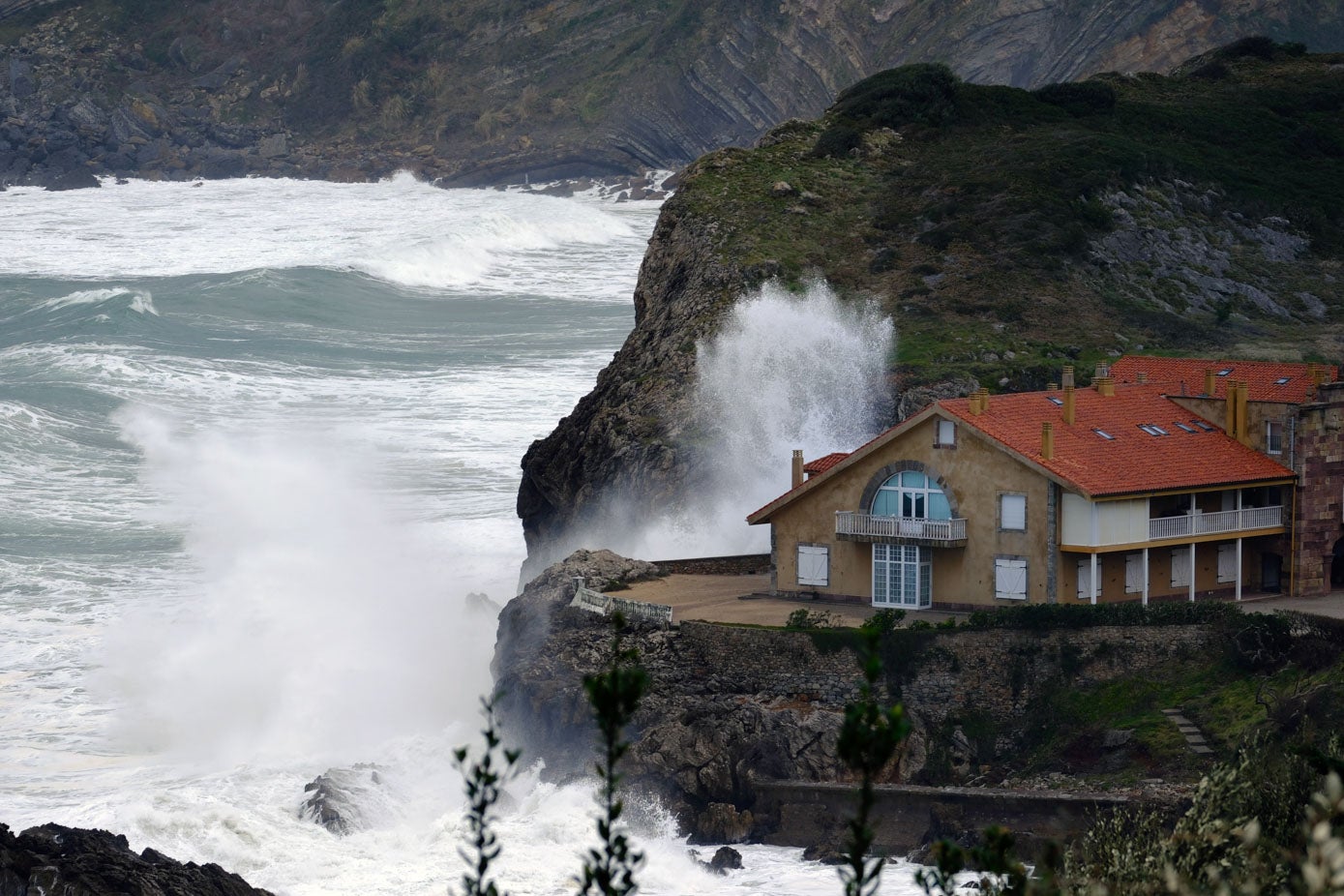 Las zonas más cercanas a los acantilados fueron las más castigadas por el mar. 