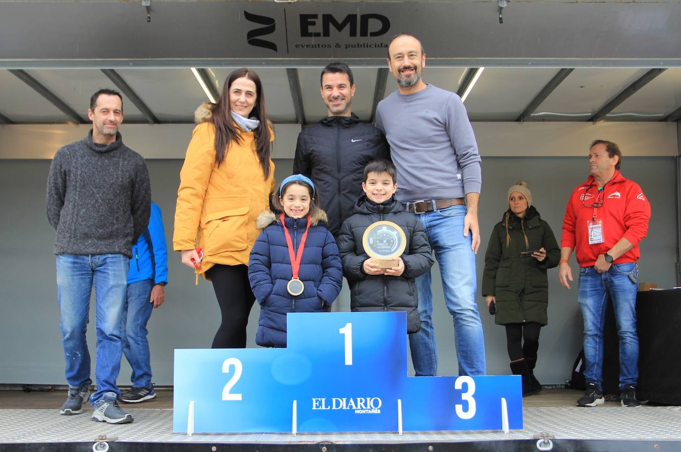 ORO: Rubén Santos Gutiérrez. Junto a él, el concejal de Torrelavega Borja Peláez; la jefa de Marketing de El Diario Montañés, Marta Mena; y el alcalde Javier López Estrada.