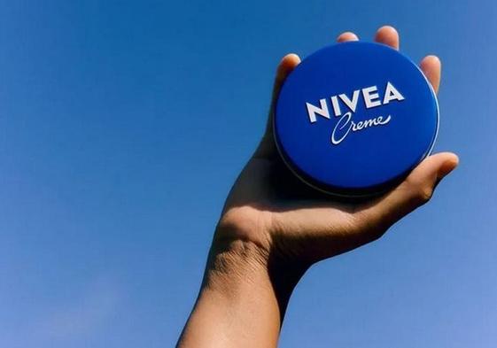 La Nivea de lata de toda la vida triunfa generación tras generación