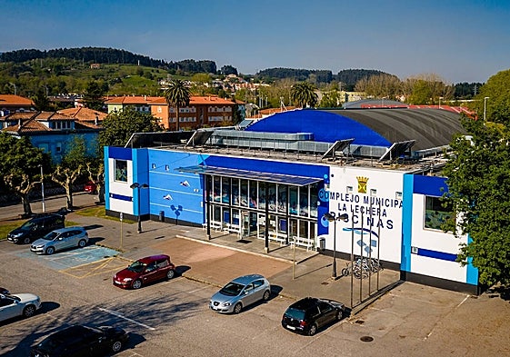 Piscina cubierta y climatizada en La Lechera.