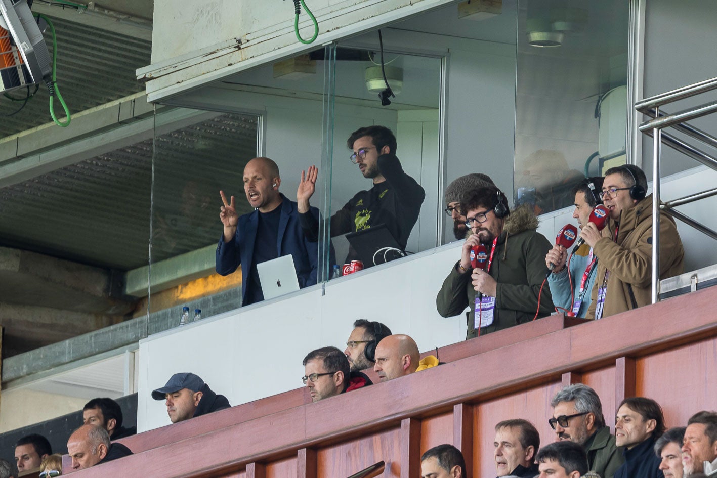 José Alberto vio el partido desde una de la cabinas de prensa.