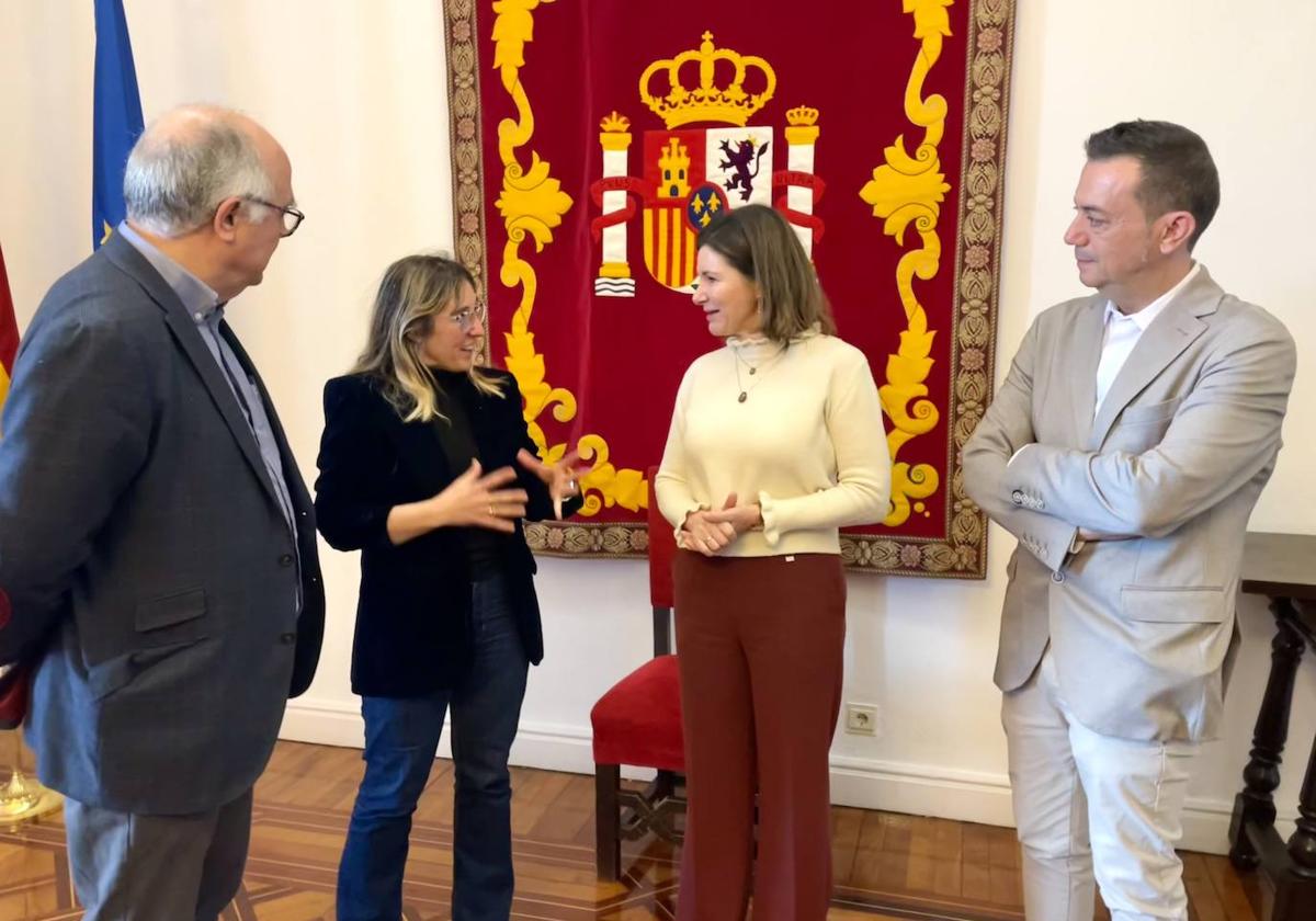 José Luis Arteche, Eugenia Gómez de Diego, María José Rallo (presidenta de la Aemet) y Arcadio Blasco, en la sede de la Delegación del Gobierno en Cantabria