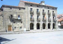 Fachada principal del Ayuntamiento de Reinosa.