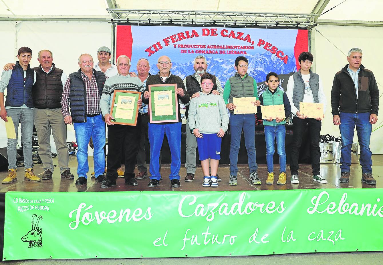 Homenaje y reconocimiento a veteranos y a jóvenes cazadores en la pasada edición.