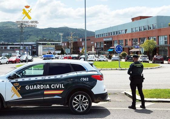 Dos detenidos y un investigado por seis robos con fuerza en locales de Pedreña, Maliaño, Heras y Liencres