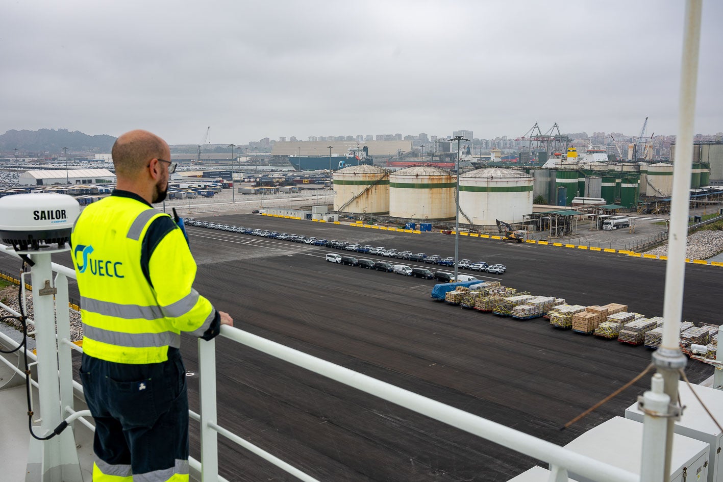 Empieza el trabajo en el muelle Raos 9