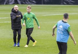 José Alberto, junto a Peque en un entrenamiento.