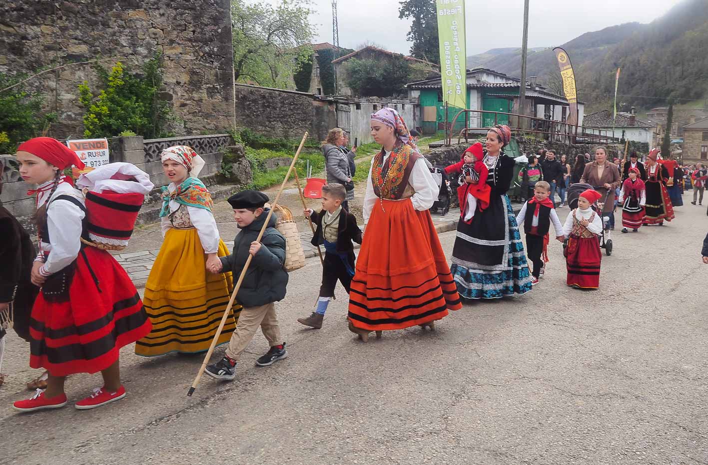 Los más pequeños también han disfrutado de esta fiesta vistiendo los trajes típicos de la zona.