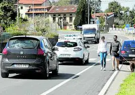 El tramo aglutina un importante tránsito de vehículos y también de peatones.