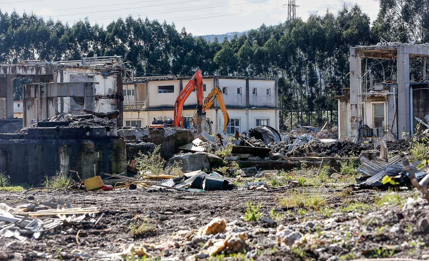 Sniace ha terminado sus catas y sondeos de contaminación y los ha enviado a analizar.