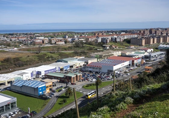 Polígono industrial el Campón desde la peña de Peñacastillo.