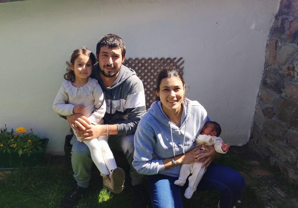 Nerea, Roberto, Nuria e Iker ya están en su casa de Reinosa