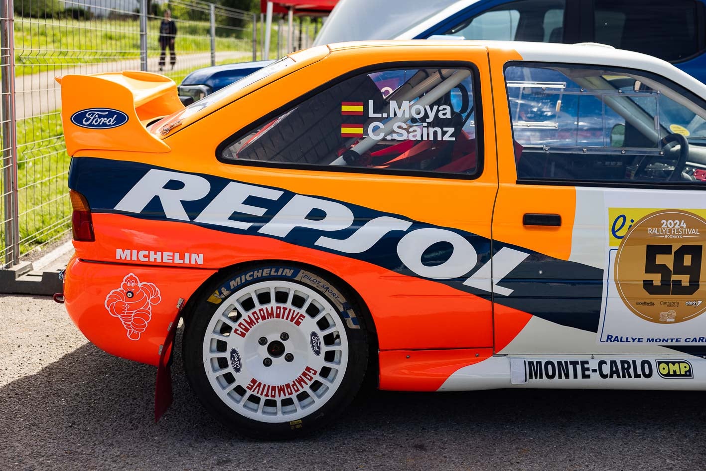 El Ford Escort de David Mark, con la réplica de la decoración que en su día tuvo el de Carlos Sainz y Luis Moya.