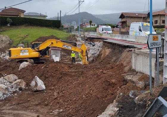 Obras de consolidación del terreno en la CA-736.