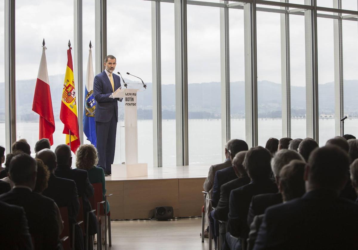 Imagen de la intervención del Rey en el acto inaugural del Centro Botín hace casi siete años.