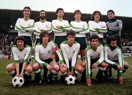 Equipo racinguista que ganó al Levante en 1980. De izquierda a derecha, Mantilla, Chiri, Villita, Juan Carlos, Macizo y Damas. Agachados, Toño, Geñupi, Quique, Piru y Escobar.