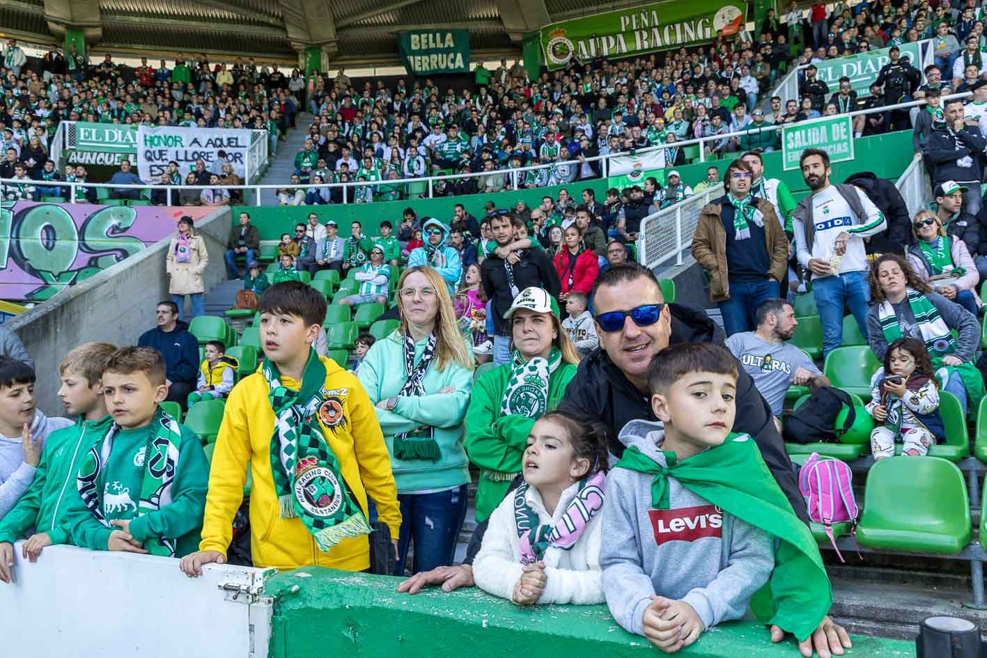 La afición, antes del inicio del encuentro. 