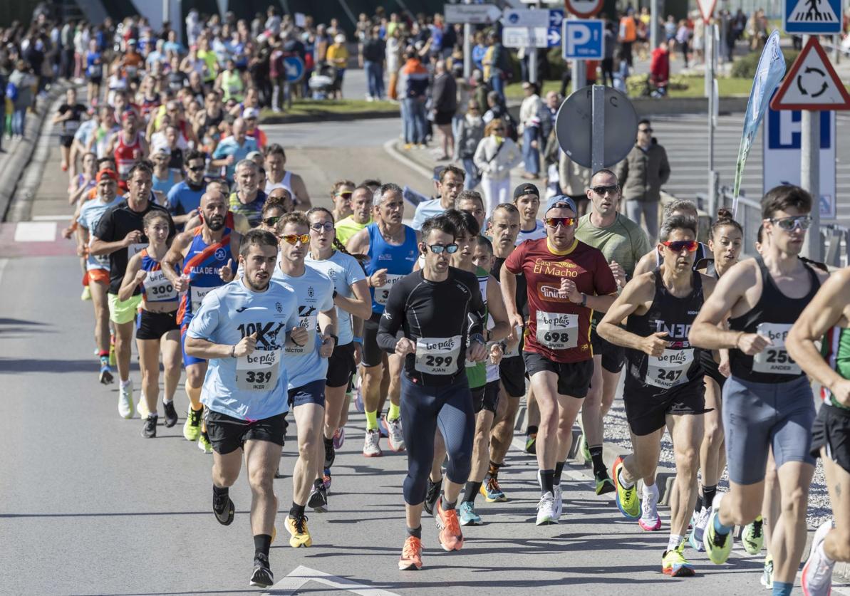 La tercera edición de los 10K de El Pendo reunió a 740 participantes.