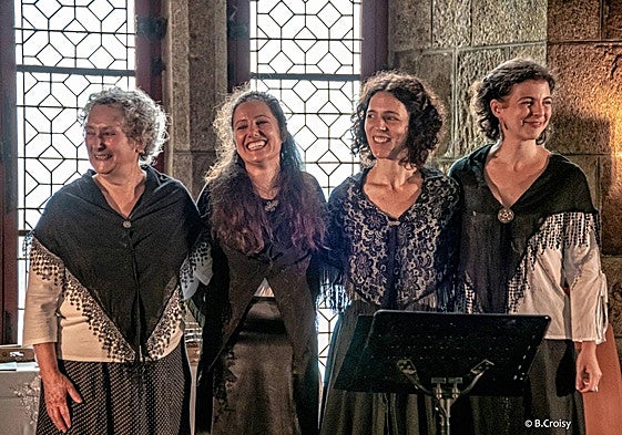 La agrupación combina numerosos repertorios musicales.