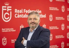José Ángel Peláez, en la sede de la Federación Cántabra.
