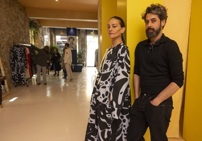 Laura Ponte junto a Moisés Nieto en Espacio en Blanco.