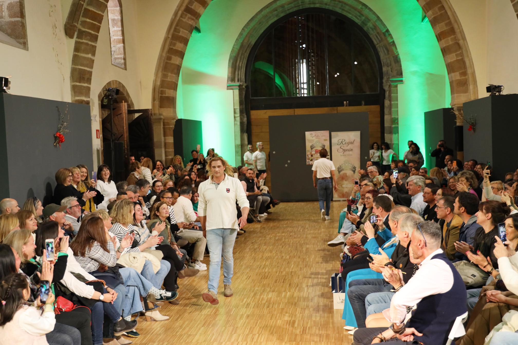 Rubén Gutiérrez desfilando ante el público