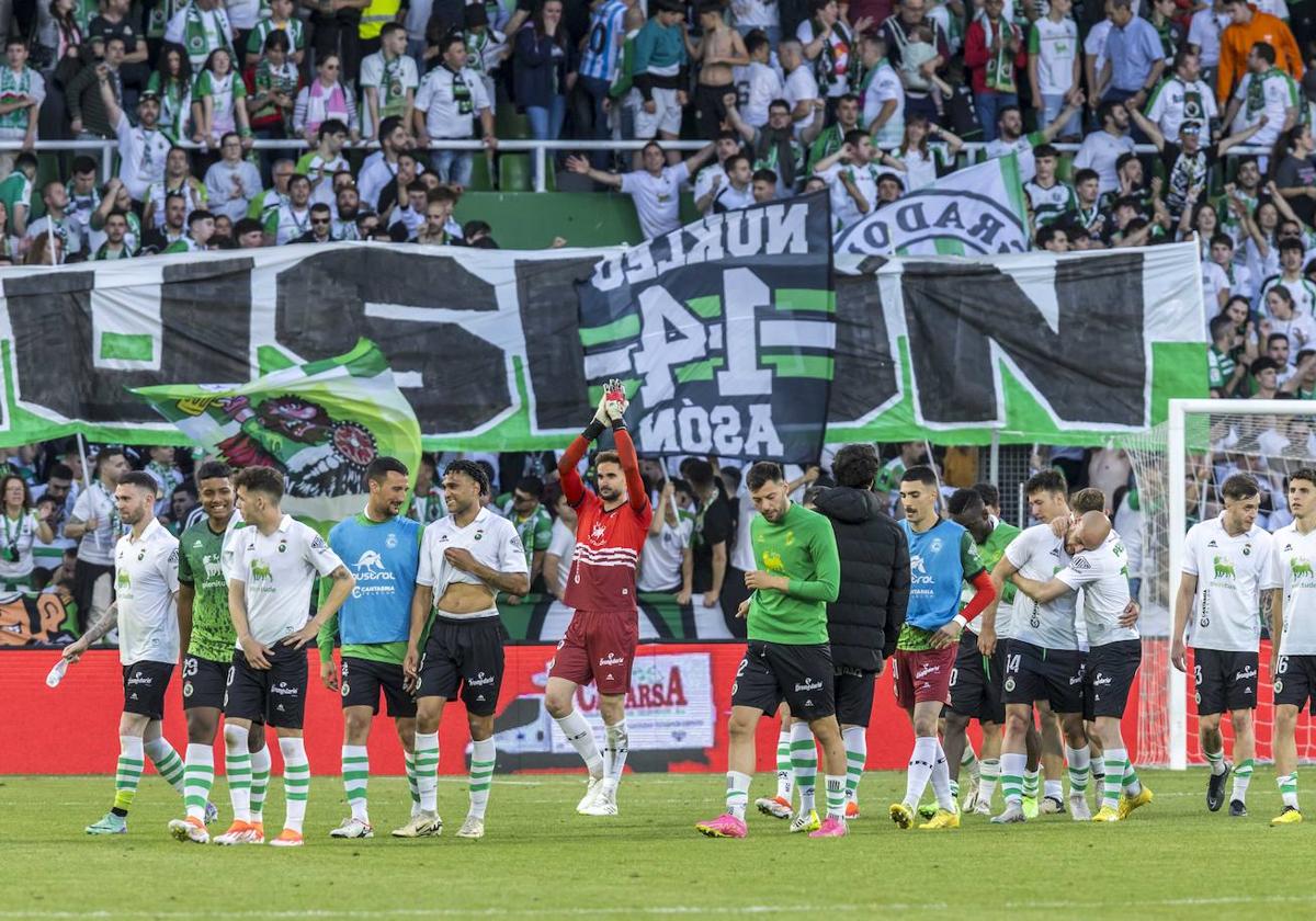 Celebración del primer gol de Lago Junior