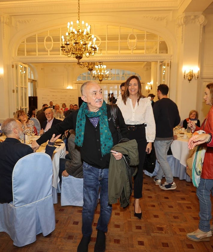 Imagen secundaria 2 - Imágenes del foro de este miércoles en el Hotel Real.