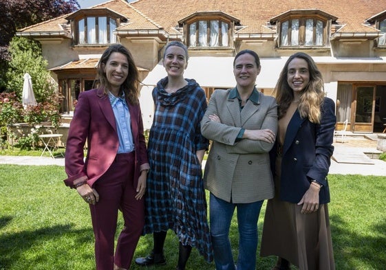 Beatriz Ordovás, María García Yelo, María Alonso-Gorbeña y Adriana Marín Huarte, del equipo desplazado a Santander.