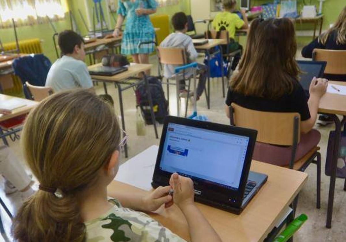 Doce mil alumnos de Cantabria realizan las pruebas diagnósticas en lenguas y en matemáticas