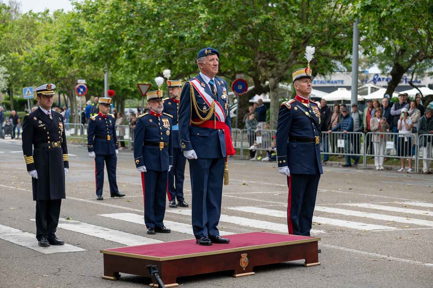 El teniente general Emilio Gracia Cirugeda durante un momento del desfile.